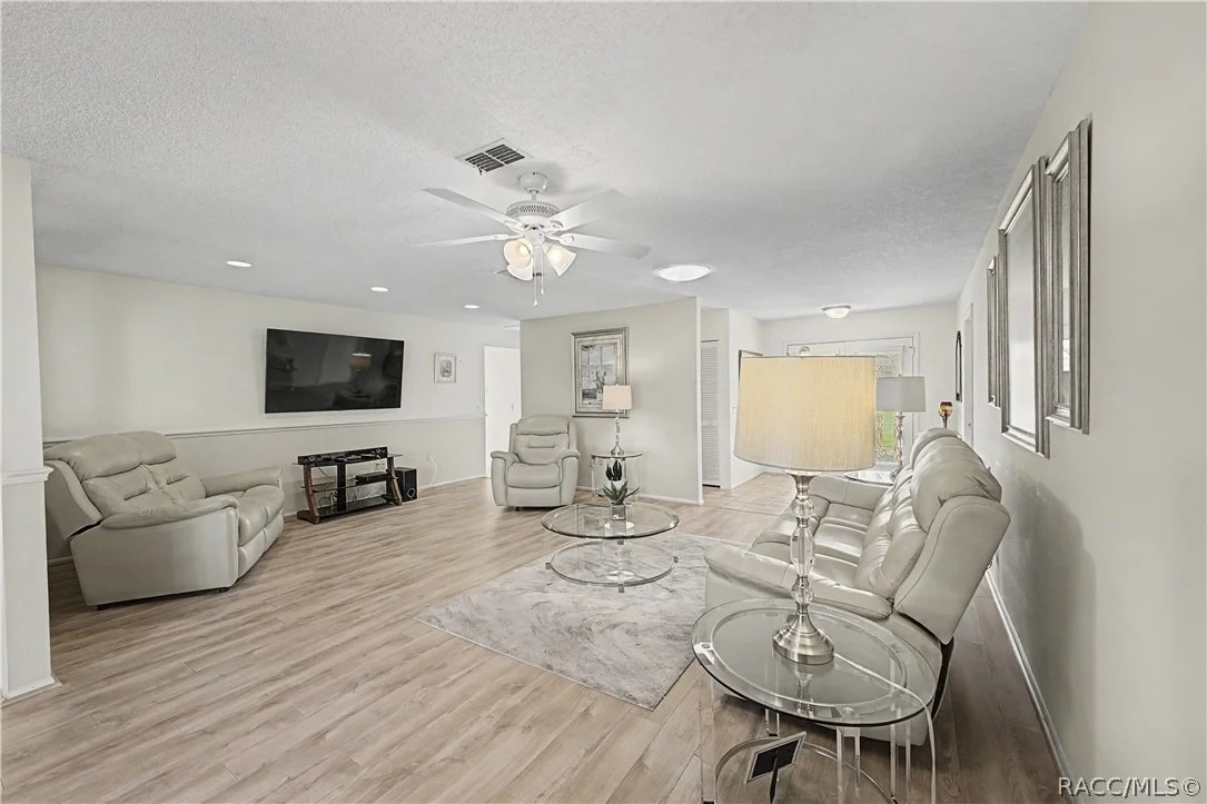 Photo of 6347 Darien Way
