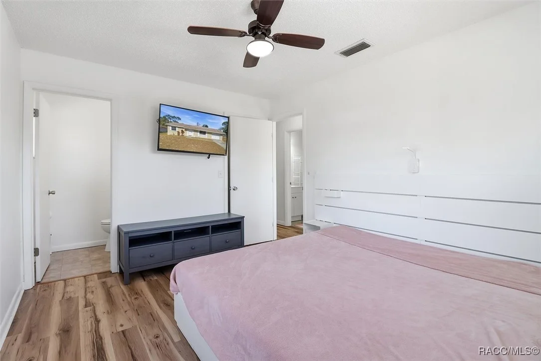 Photo of 5284 Springwood Road