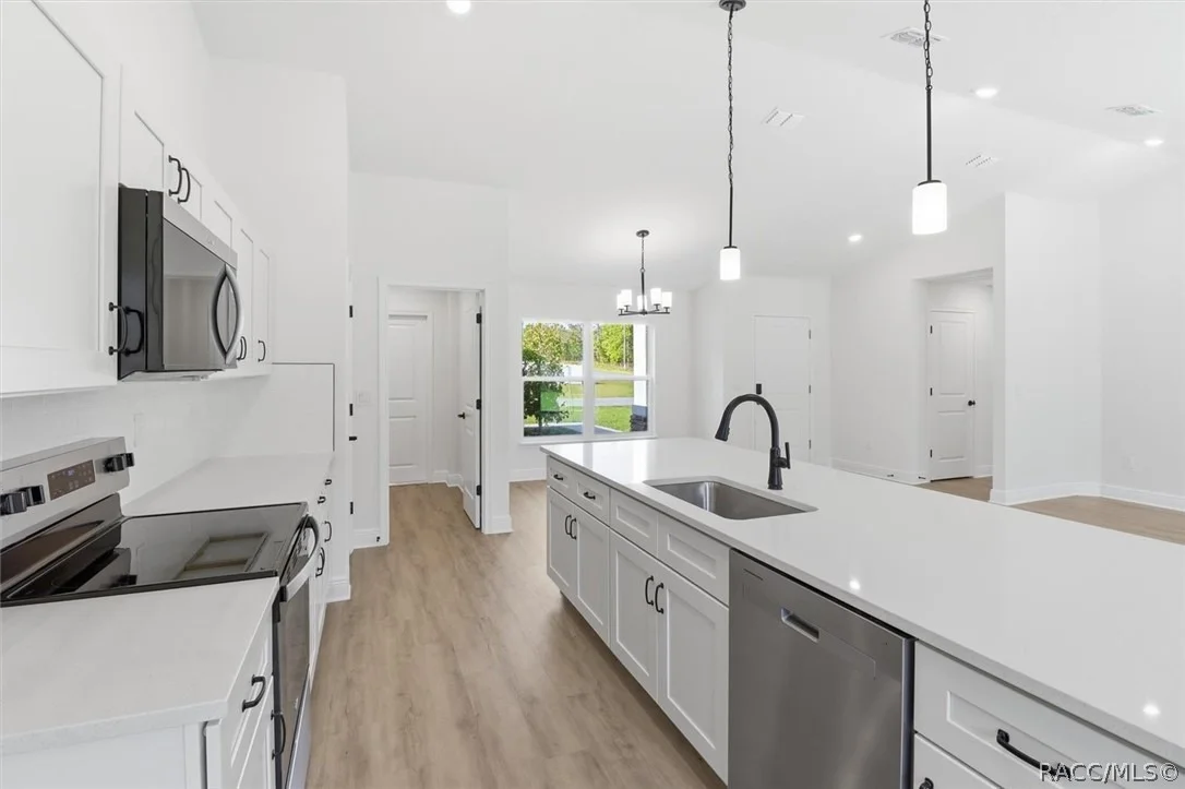 Photo of 2389 W Pinegrove Drive