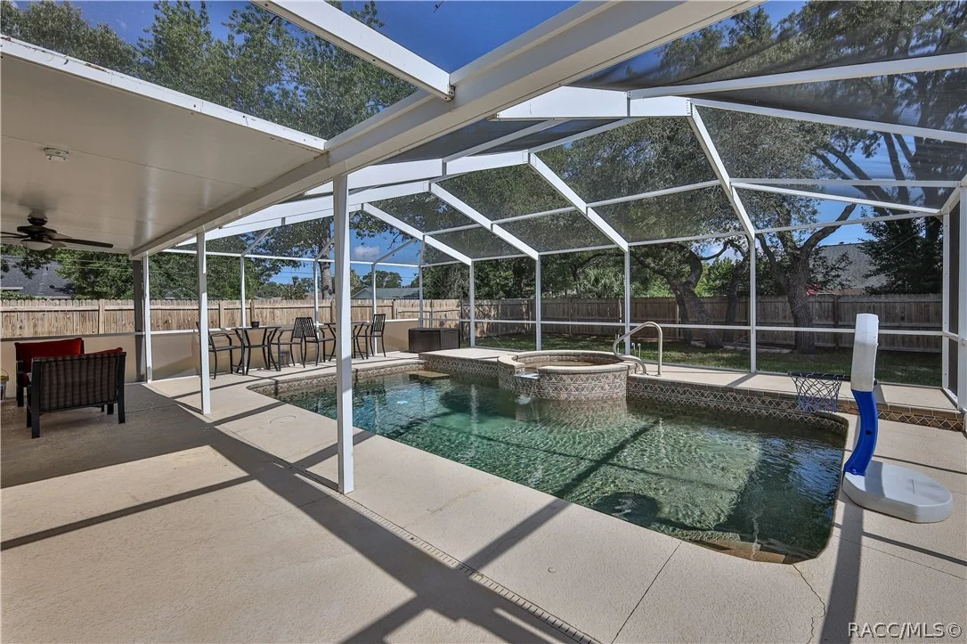 Photo of 1382 Larkin Road