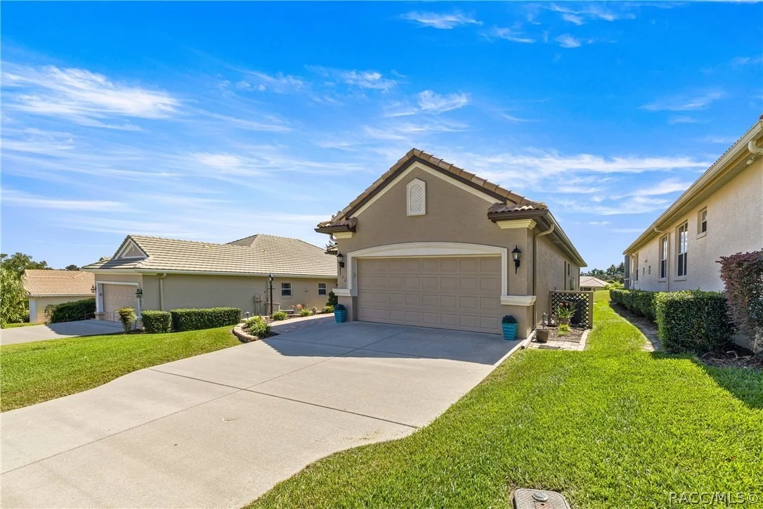 Photo of 212 W Doerr Path