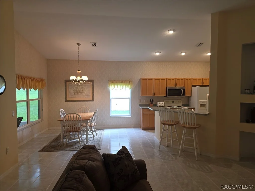 Photo of 836 W Silver Meadow Loop
