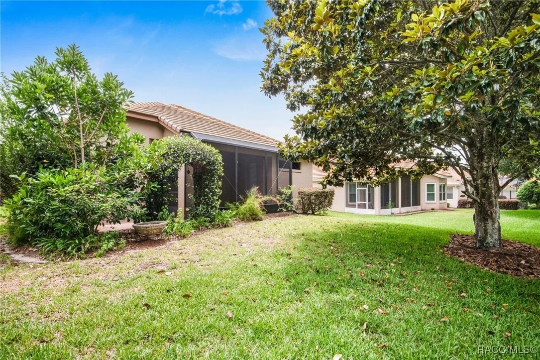 Photo of 1052 W DIAMOND SHORE Loop