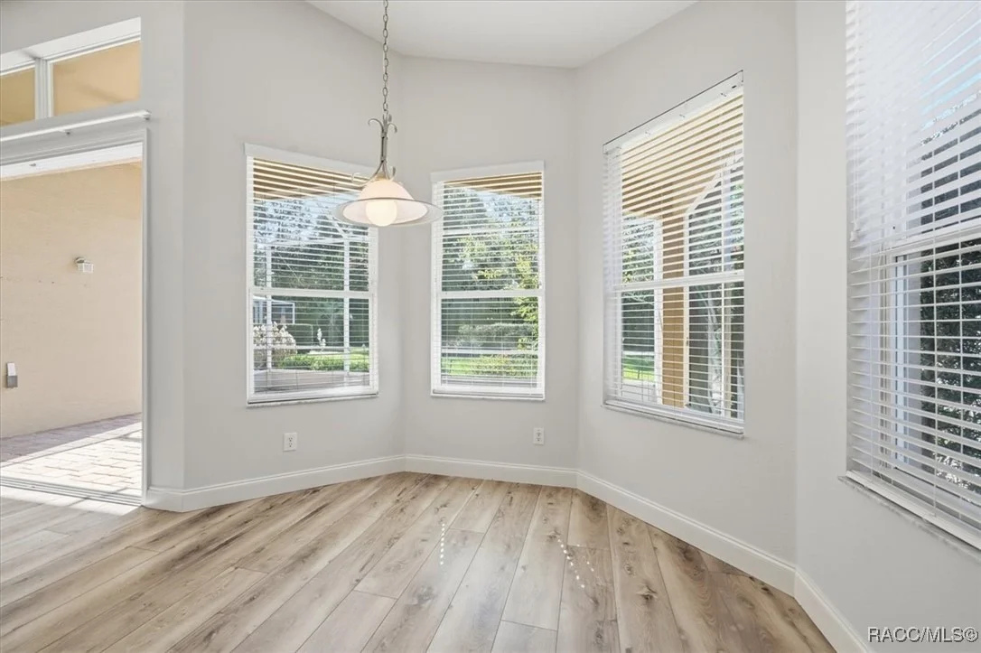 Photo of 1650 W Laurel Glen Path