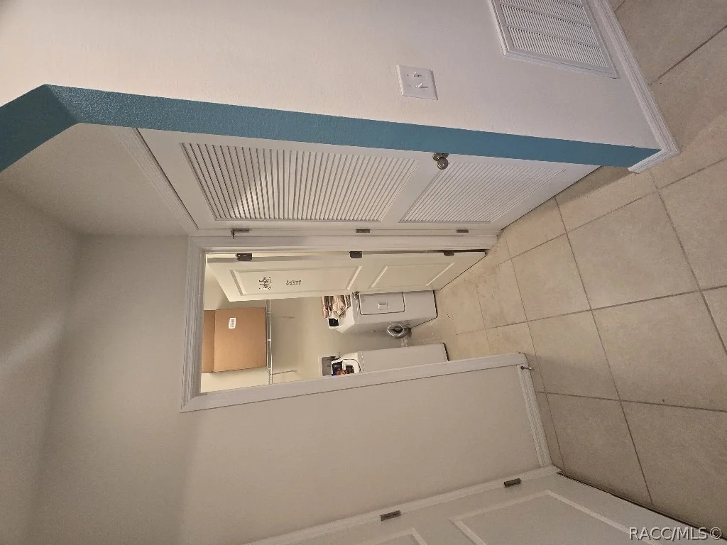 Photo of 559 W Runyon Loop