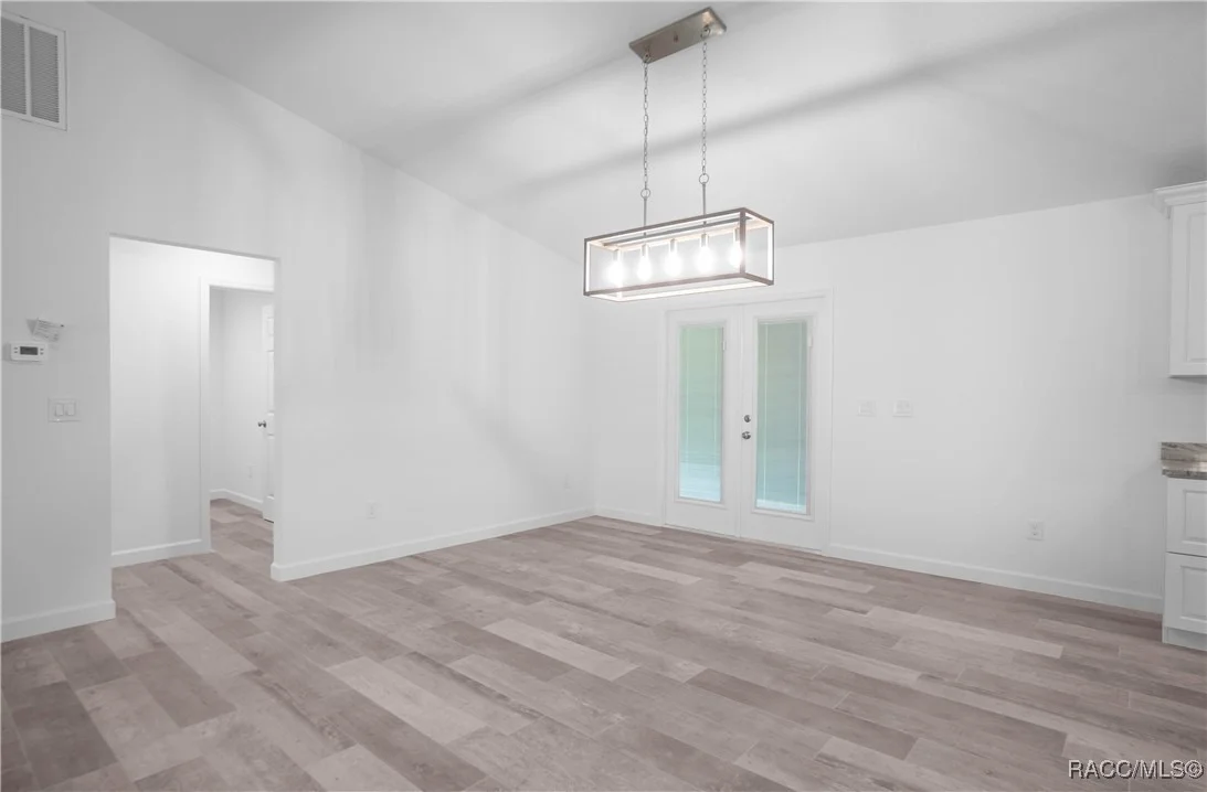 Photo of 530 N Highview Avenue