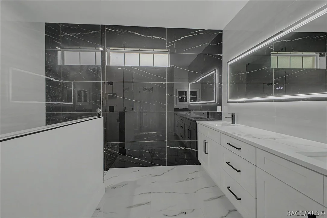 Photo of 7372 Madrid Road