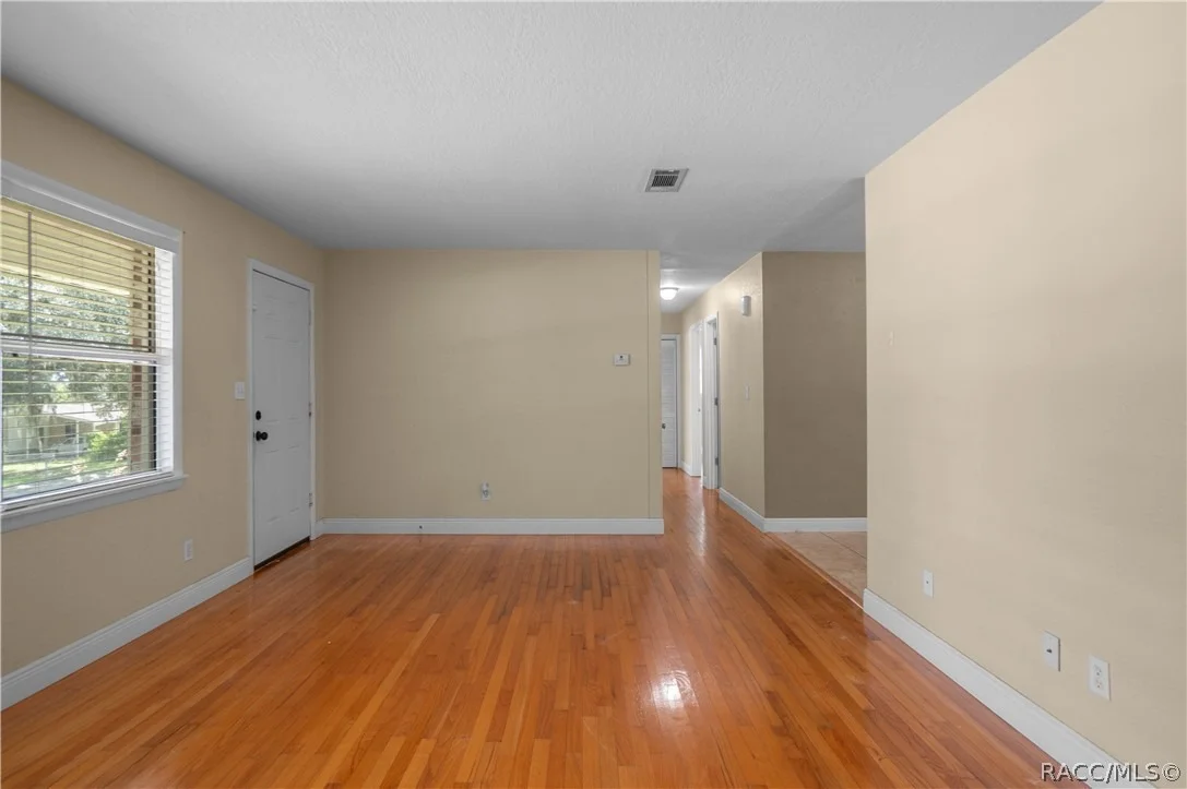 Photo of 658 SE 33rd Avenue