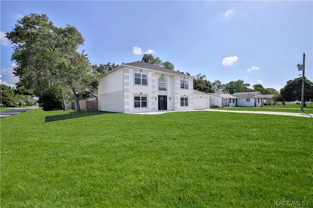 Photo of 1382 Larkin Road
