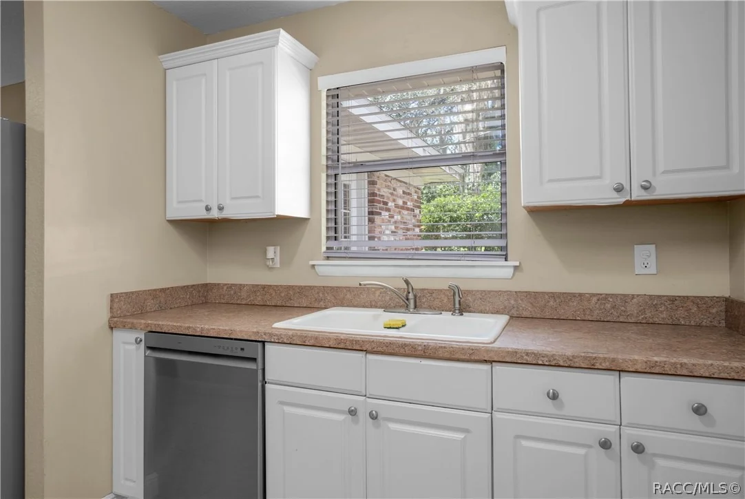 Photo of 658 SE 33rd Avenue