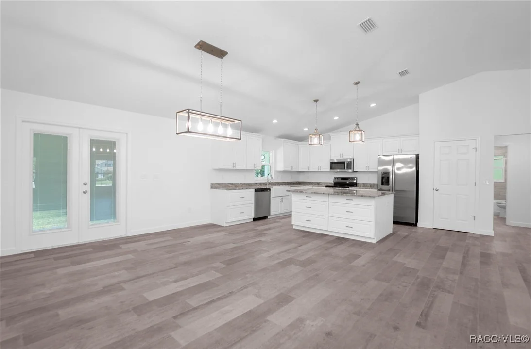 Photo of 530 N Highview Avenue