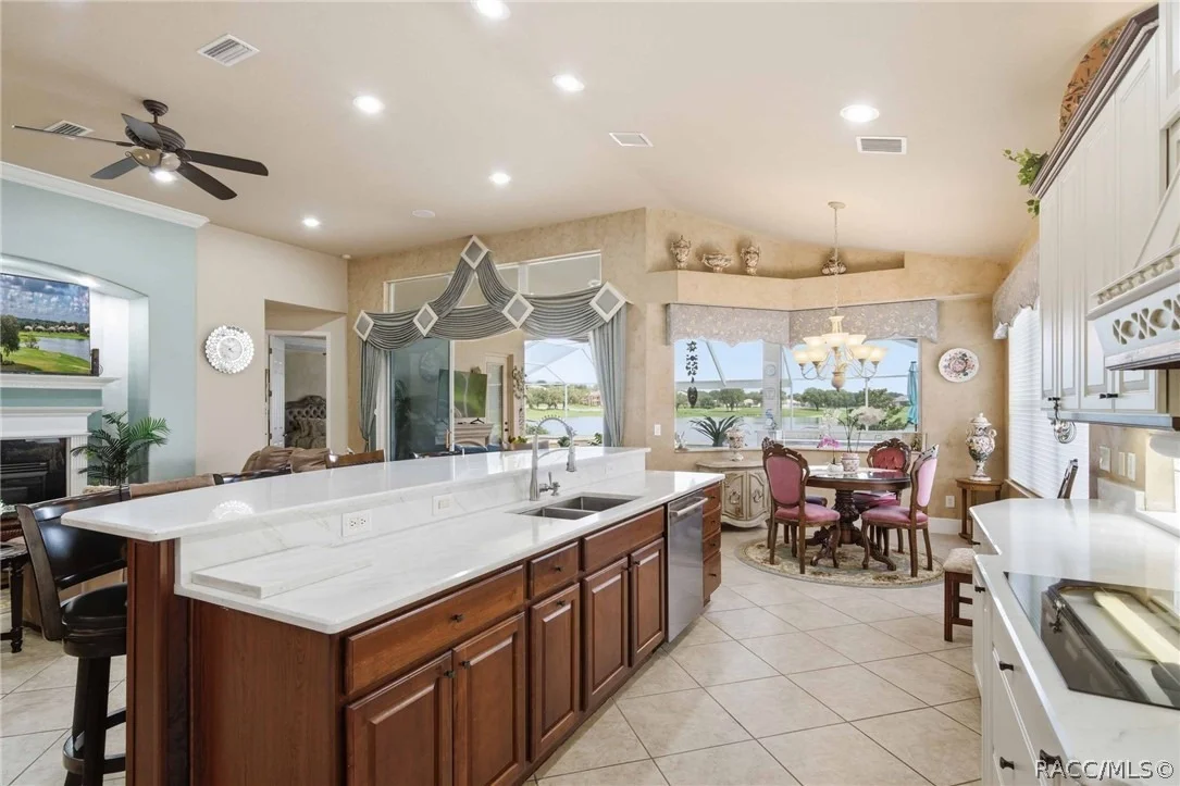 Photo of 1426 W Crossview Way
