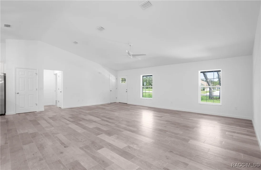Photo of 530 N Highview Avenue
