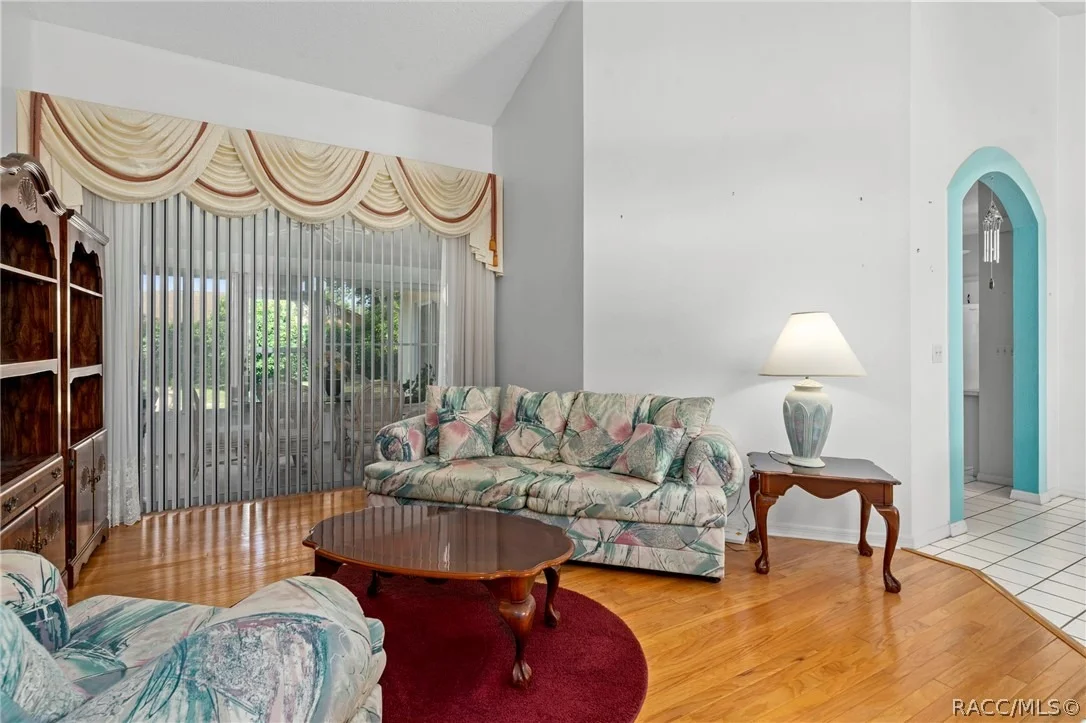 Photo of 1241 Persian Avenue