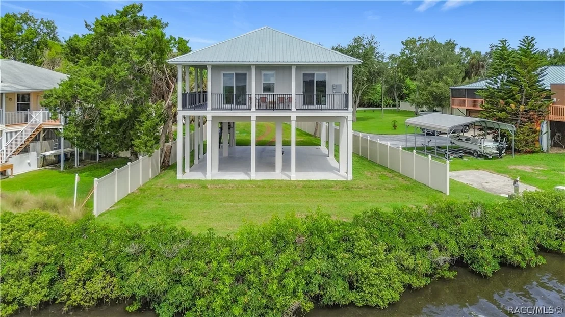 Photo of 1625 S Wallace Point