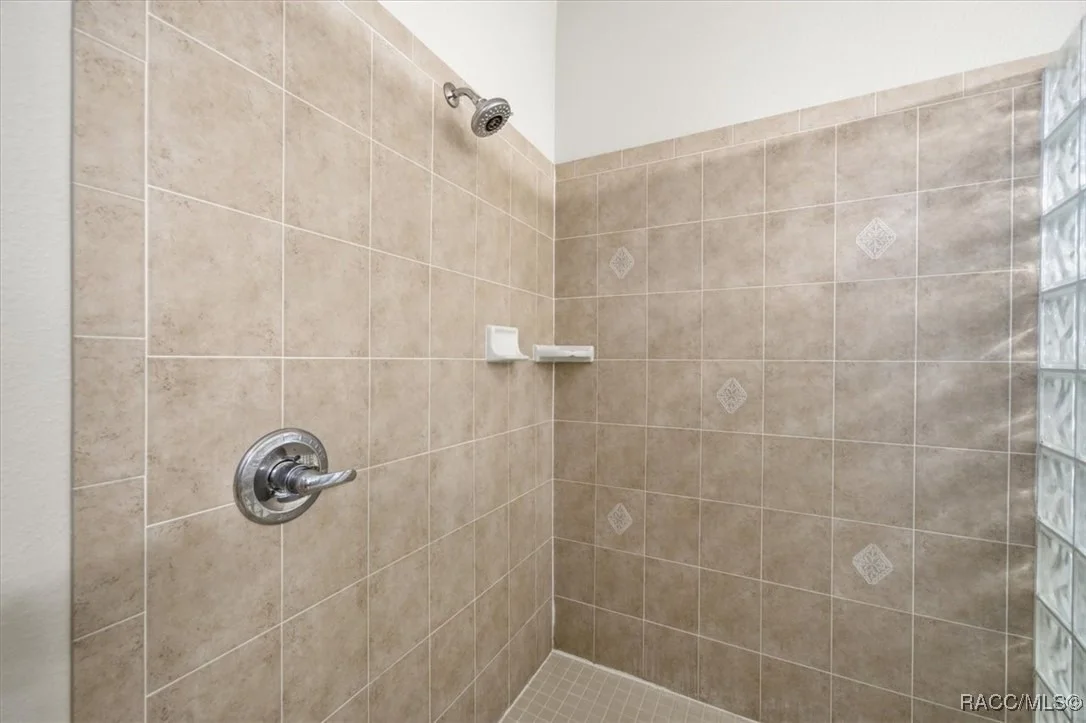 Photo of 1650 W Laurel Glen Path
