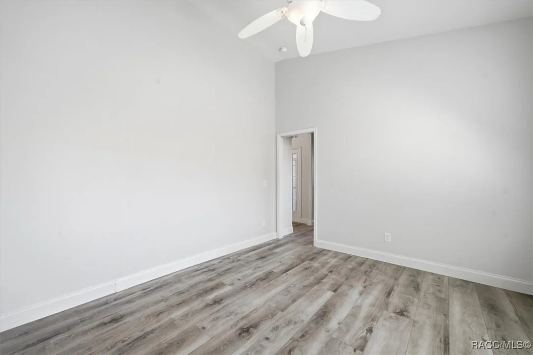 Photo of 1650 W Laurel Glen Path