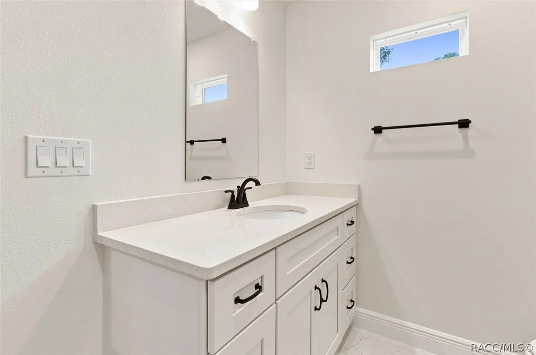 Photo of 876 N Currier Point