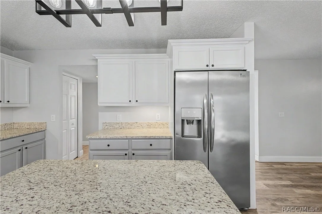 Photo of 1382 Larkin Road
