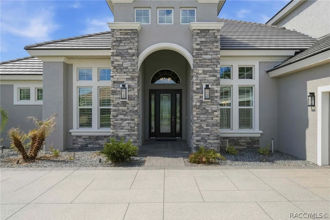 Photo of 2210 N Peakview Loop