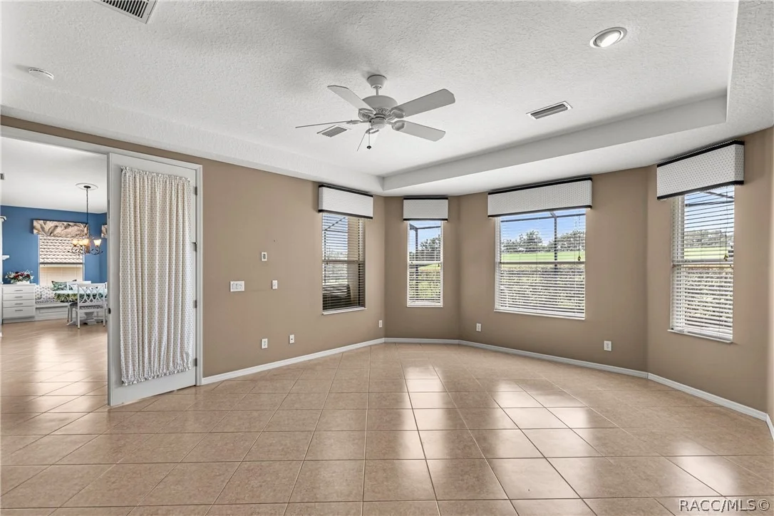 Photo of 512 W Doerr Path