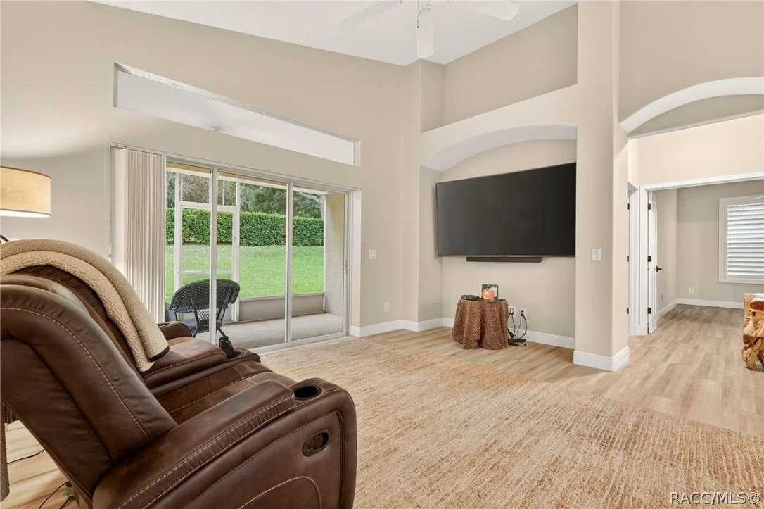 Photo of 842 W Silver Meadow Loop