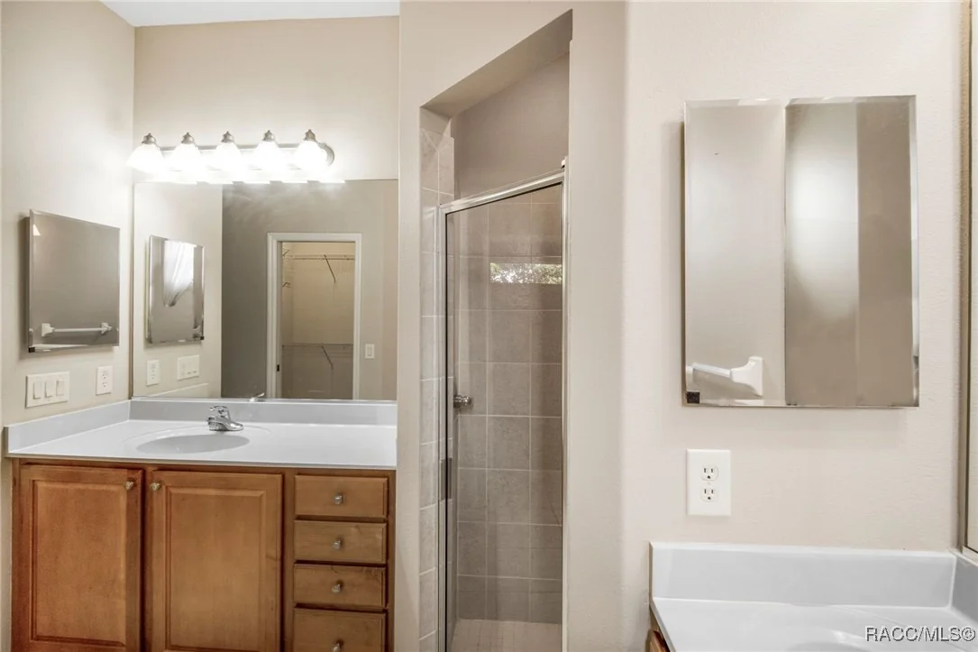 Photo of 1052 W DIAMOND SHORE Loop