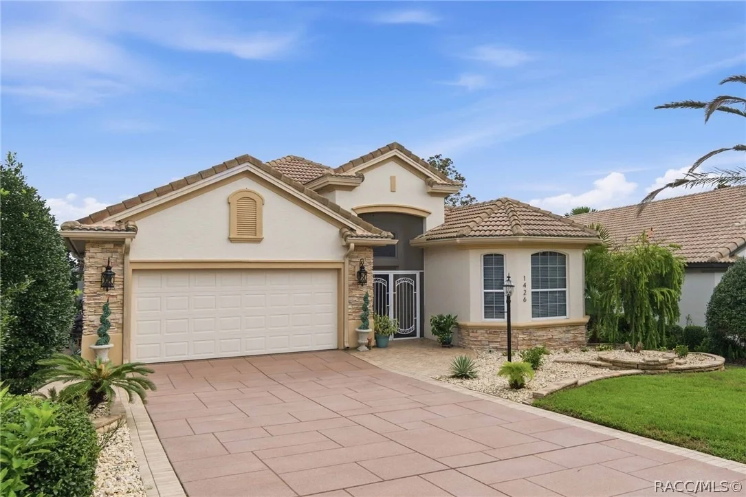 Photo of 1426 W Crossview Way