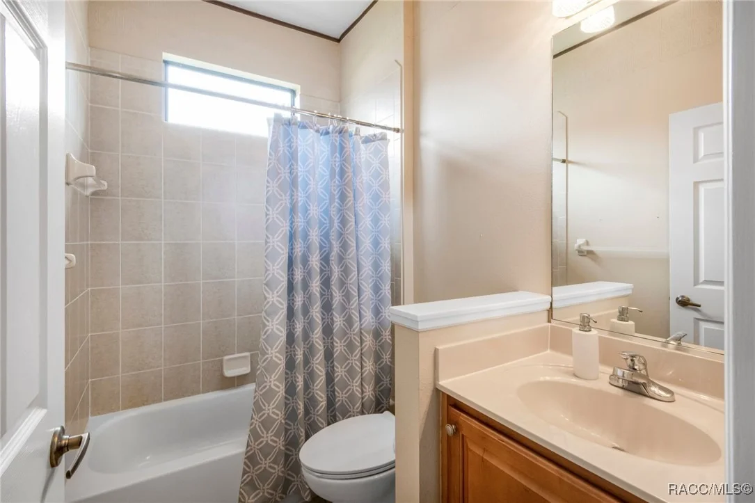 Photo of 1052 W DIAMOND SHORE Loop