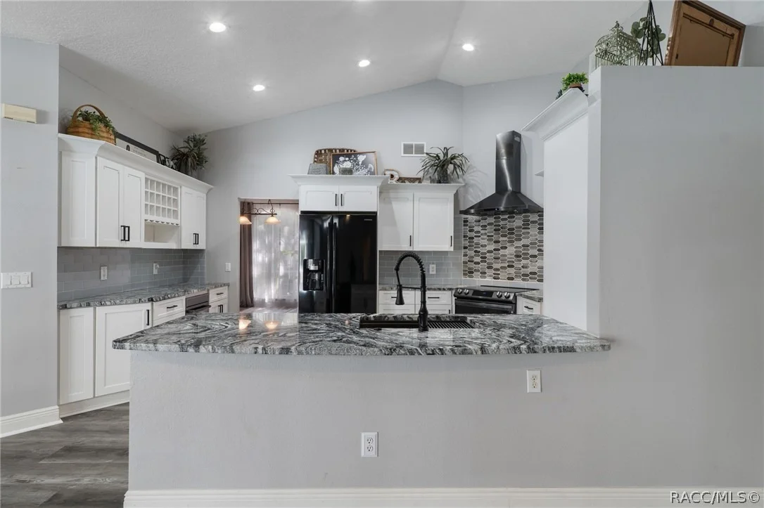 Photo of 270 N Grandview Avenue