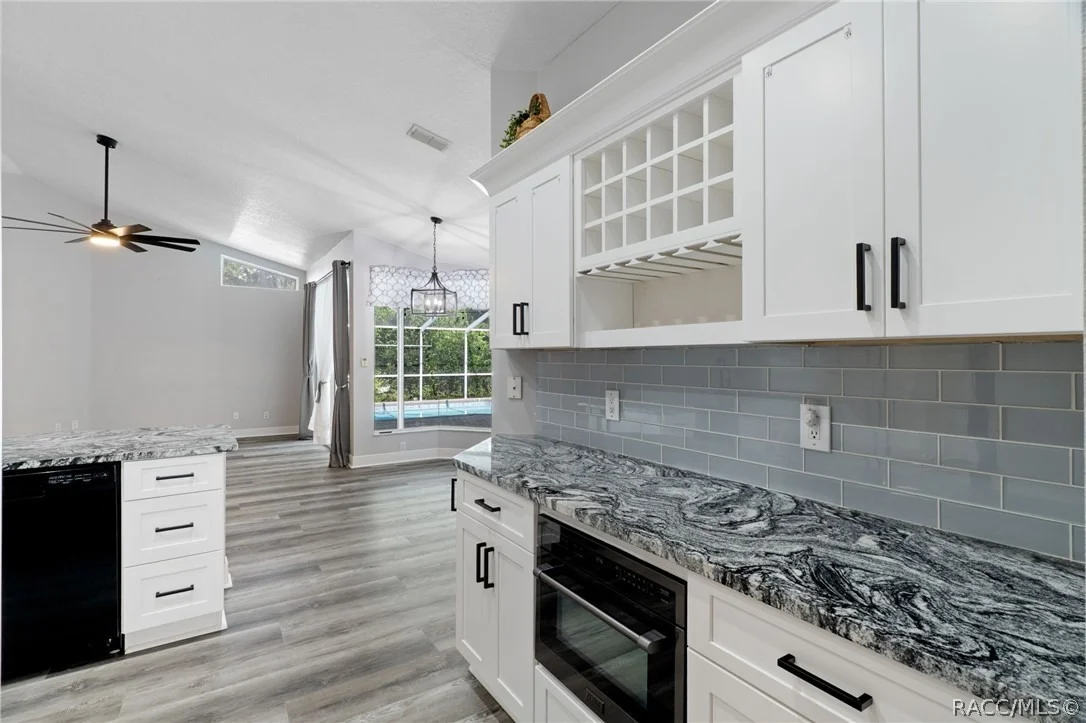 Photo of 270 N Grandview Avenue