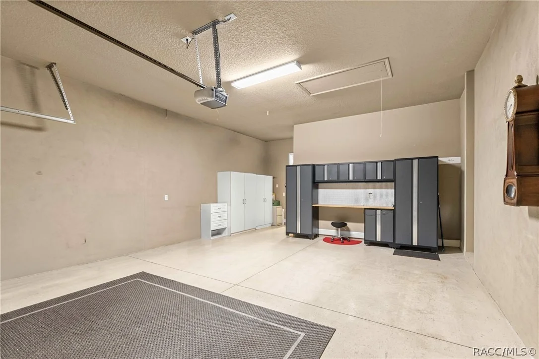 Photo of 212 W Doerr Path