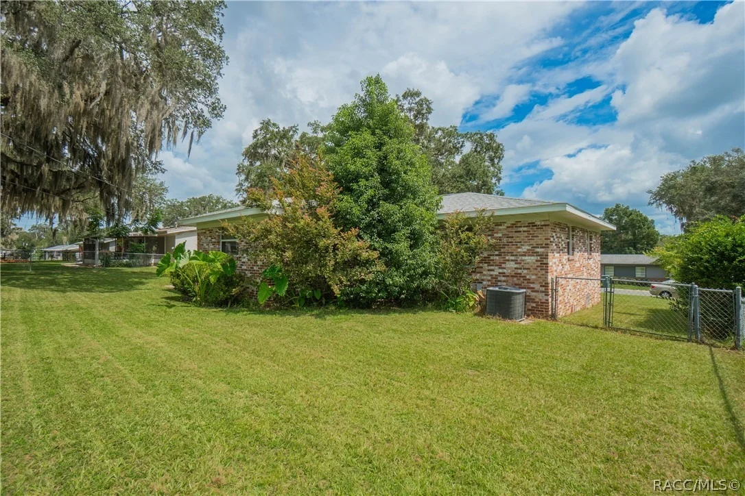 Photo of 658 SE 33rd Avenue
