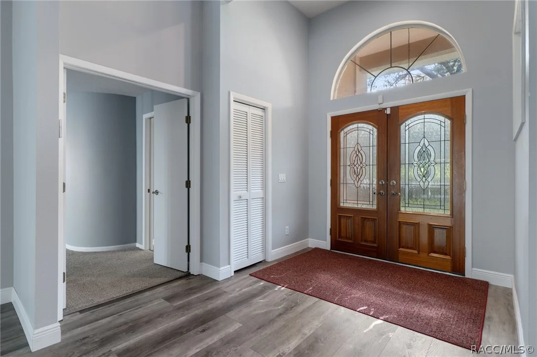Photo of 270 N Grandview Avenue