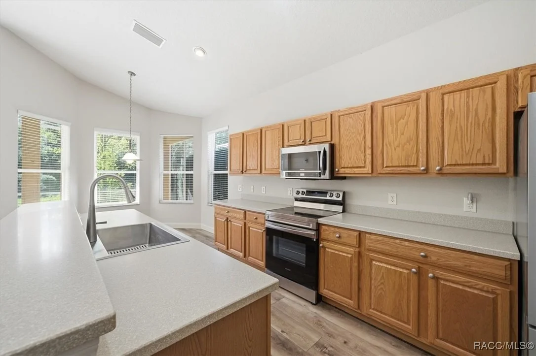 Photo of 1650 W Laurel Glen Path
