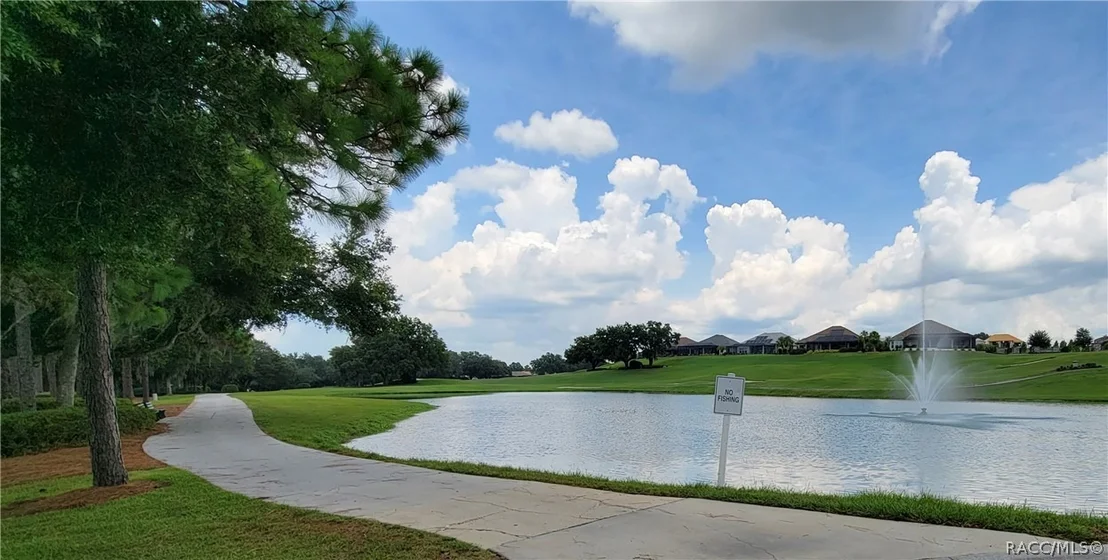 Photo of 512 W Doerr Path
