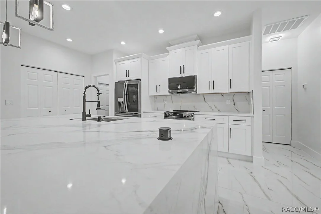 Photo of 7372 Madrid Road