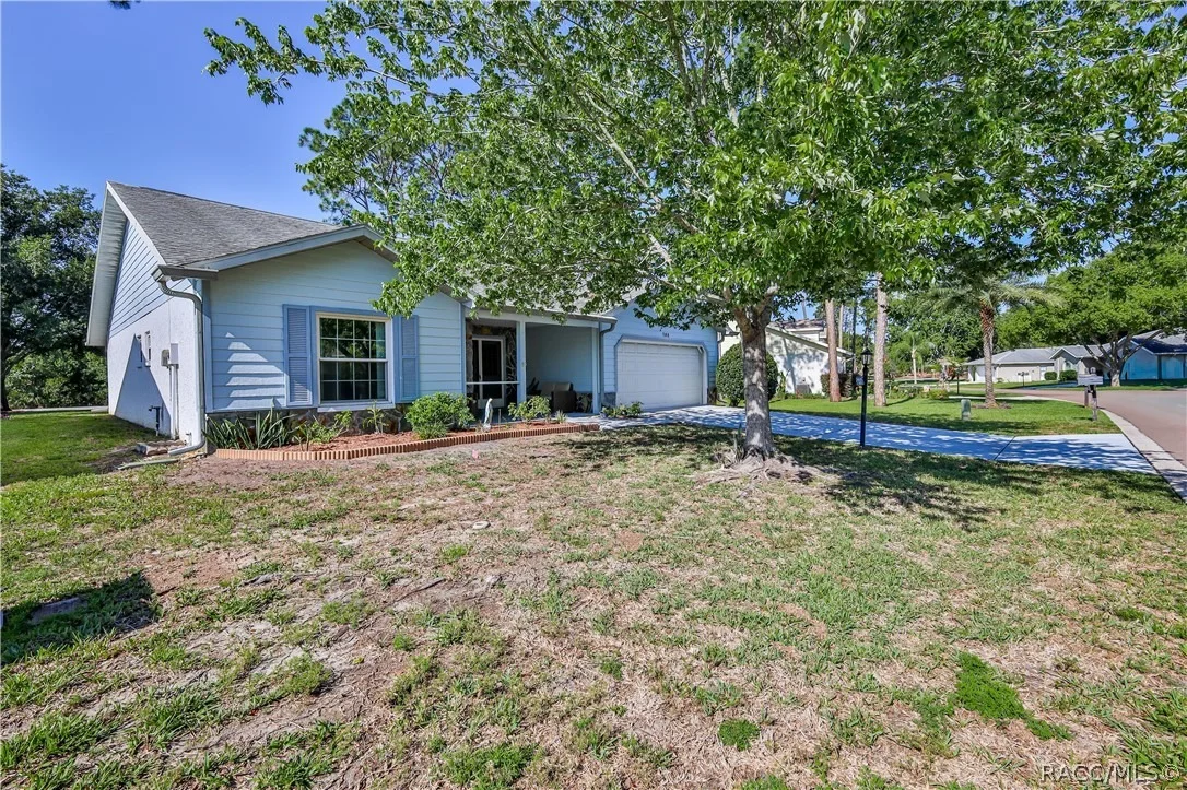 Photo of 7088 Crown Oaks Drive