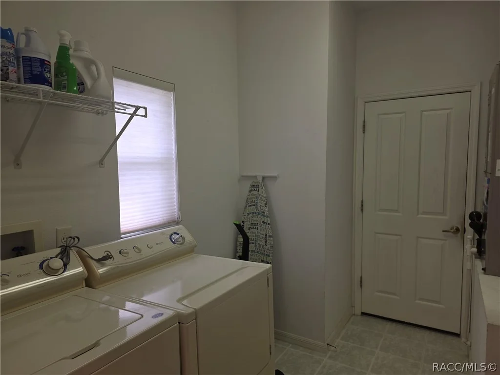 Photo of 836 W Silver Meadow Loop