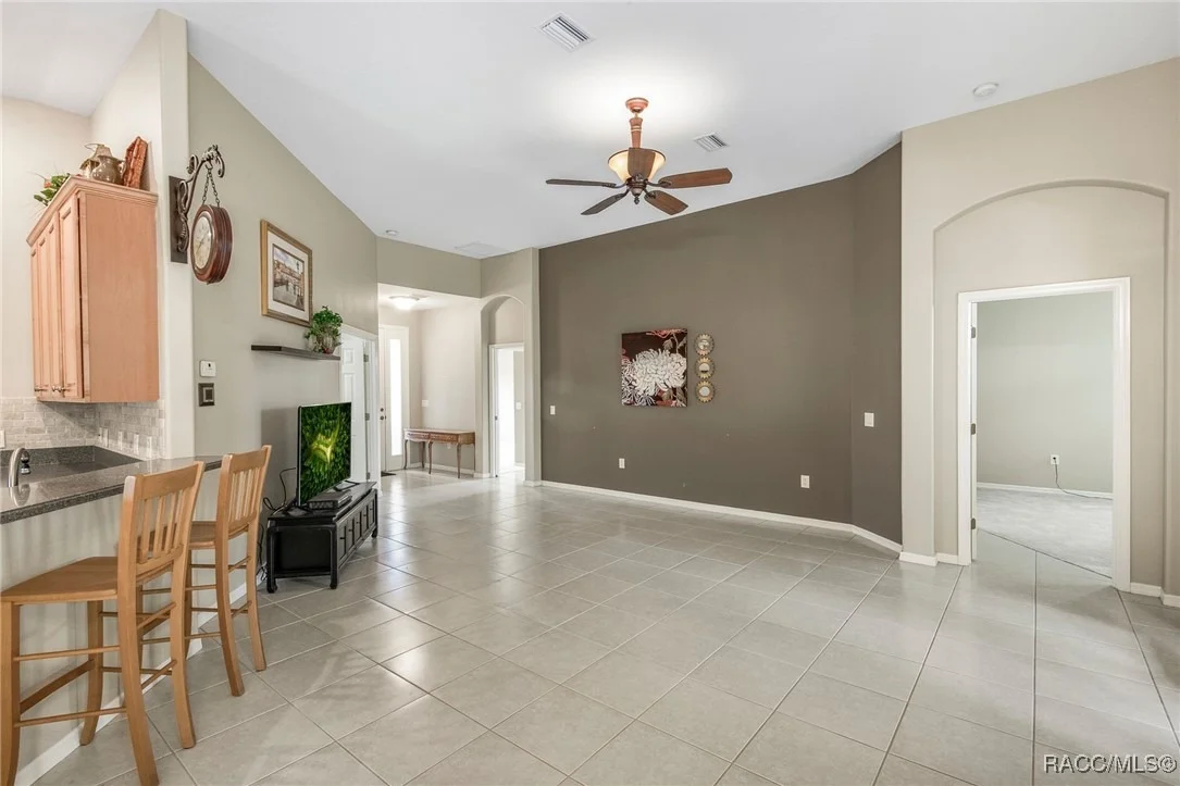 Photo of 1052 W DIAMOND SHORE Loop