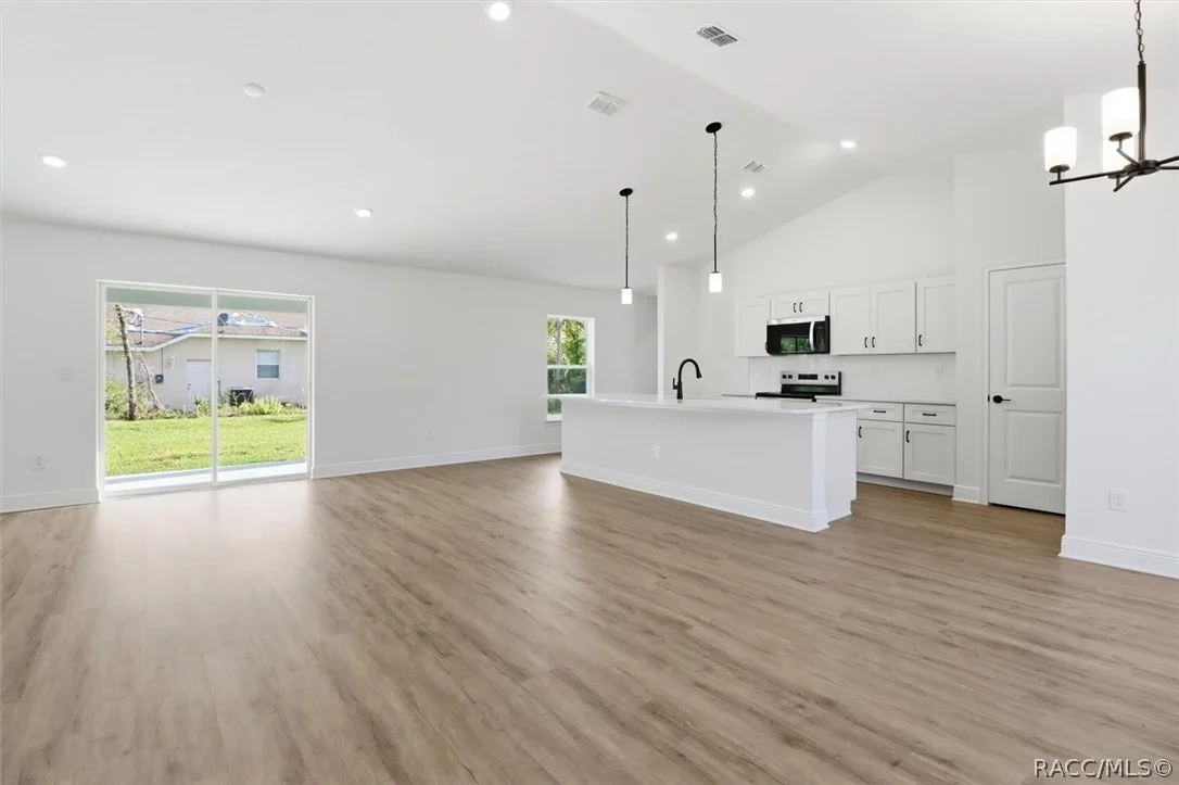 Photo of 2389 W Pinegrove Drive