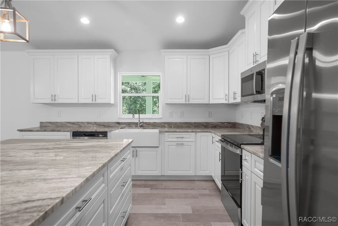 Photo of 530 N Highview Avenue