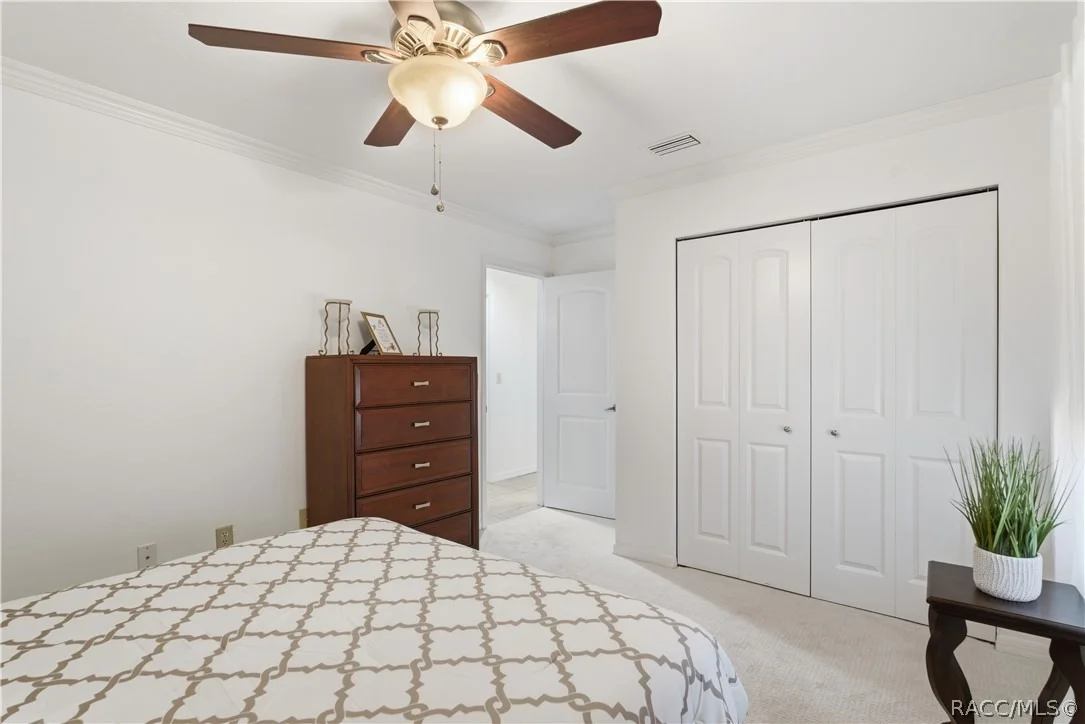 Photo of 335 W Pearson Street