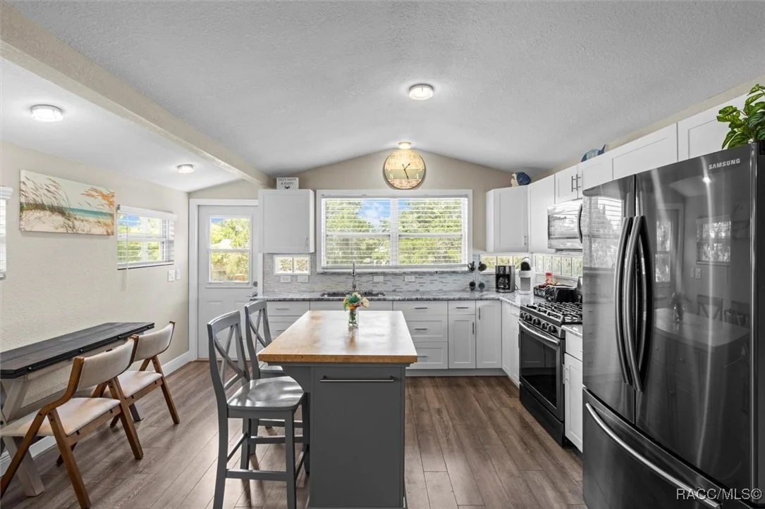 Photo of 2190 S Seaport Point