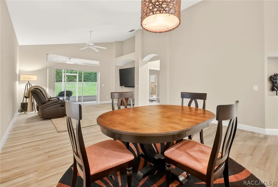 Photo of 842 W Silver Meadow Loop