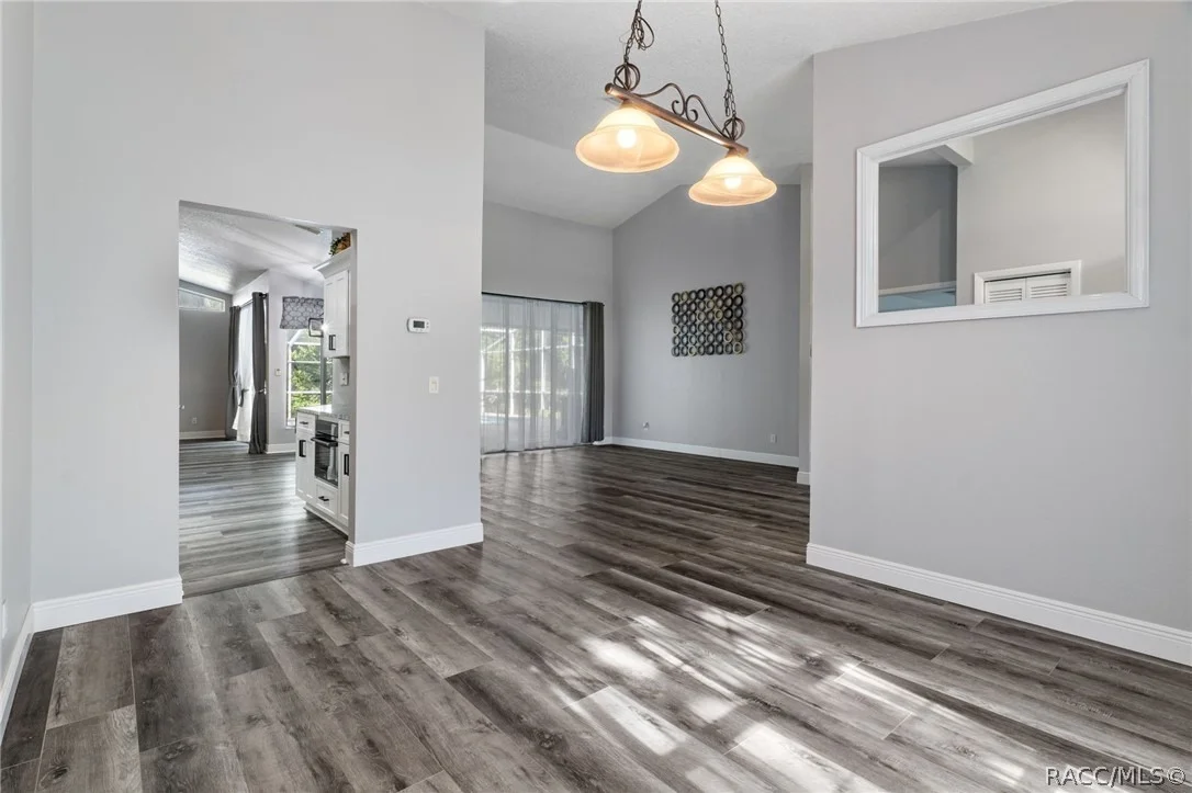Photo of 270 N Grandview Avenue