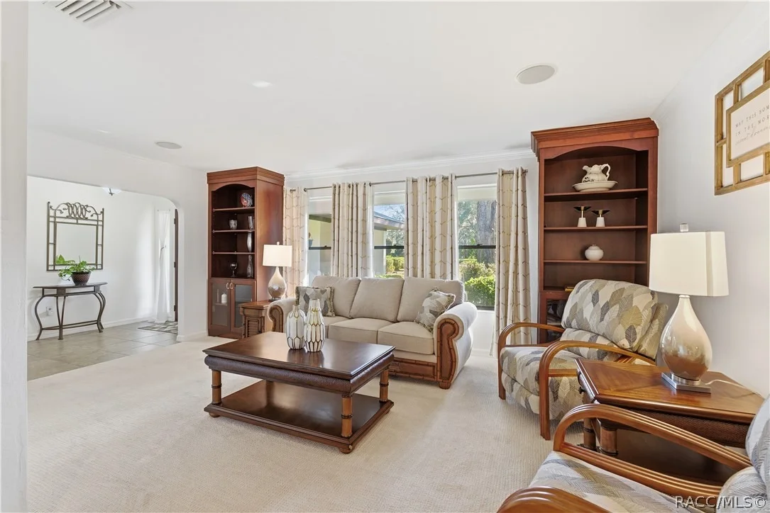 Photo of 335 W Pearson Street