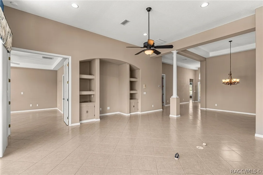 Photo of 512 W Doerr Path