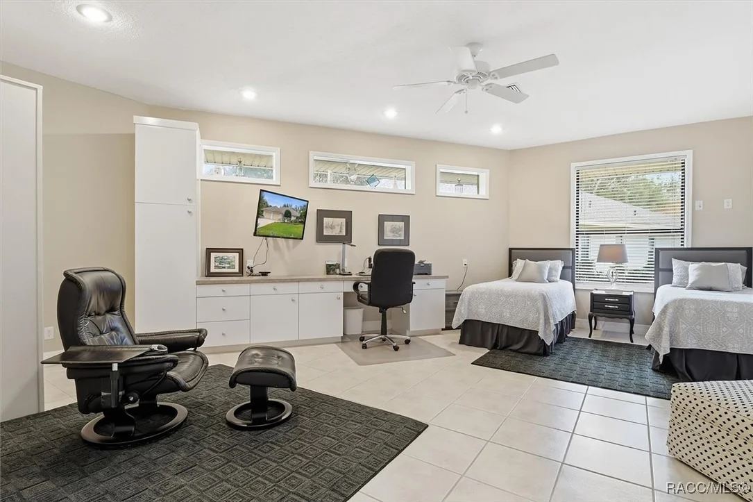 Photo of 3351 N Hidden Valley Point