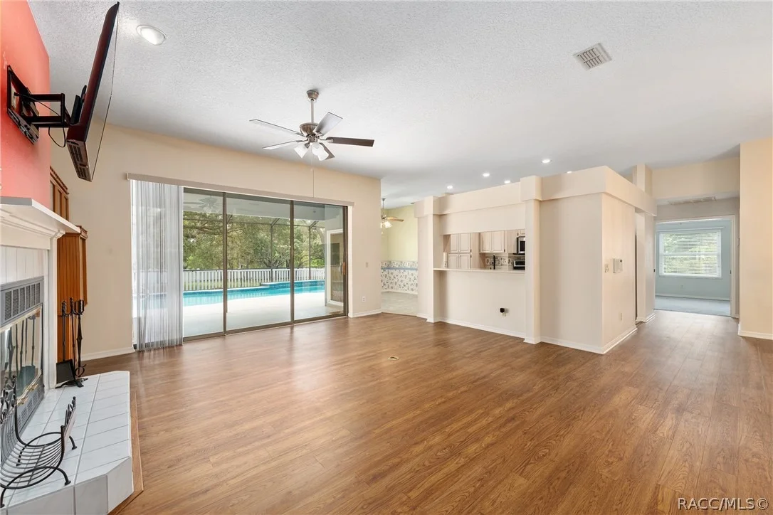 Photo of 4611 N Rushmore Loop